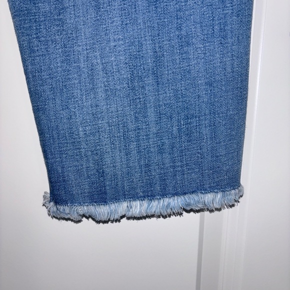 Chico’s Girlfriend Frayed Cropped Jeans Frayed Ankle Length Pashmina Indigo - Picture 4 of 8